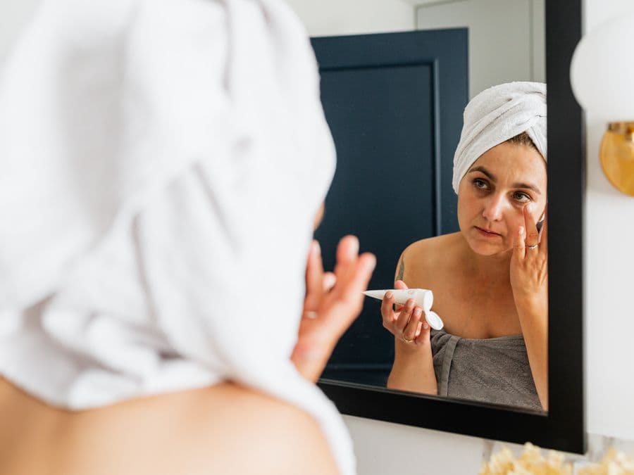 Hydration therapy for dry, dehydrated skin